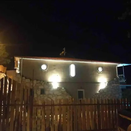 Tanju Φετιγιέ